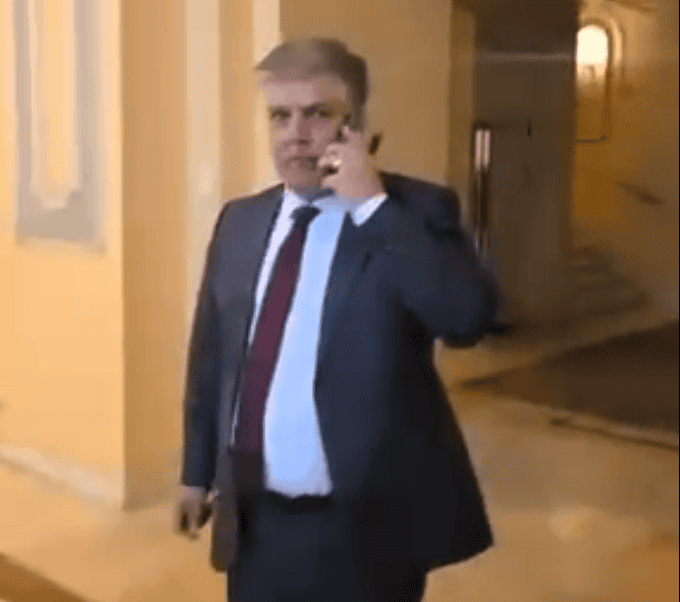 Video /Trădătorule, Împuțitule! – Un episod de democrație sonoră pe holurile Parlamentului