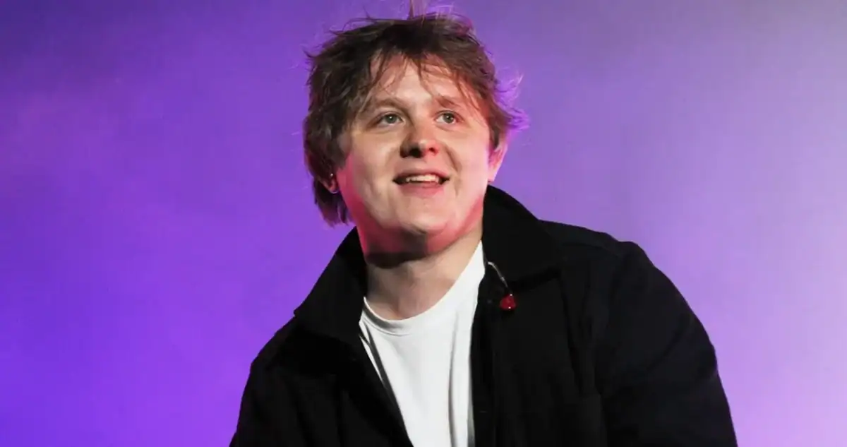 Lewis Capaldi va concerta ca headliner la UNTOLD ONE 2026 în premieră în România