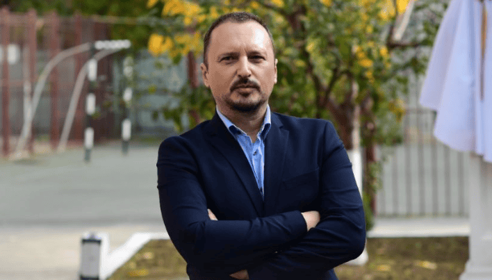 Scandal în educație la Tulcea. Senatorul Ștefan Borțun reclamă „abuz de putere”, iar directorul Mihai Tiuliumeanu cere transparență: „Vreau să știu de ce”
