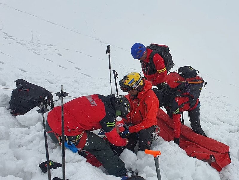 Ninsori consistente în Munții Făgăraș amplifică riscul de avalanșă la altitudini mari