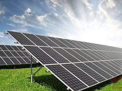 Primăria Baia investește masiv în energie verde: contract de peste 917.000 lei pentru panouri fotovoltaice