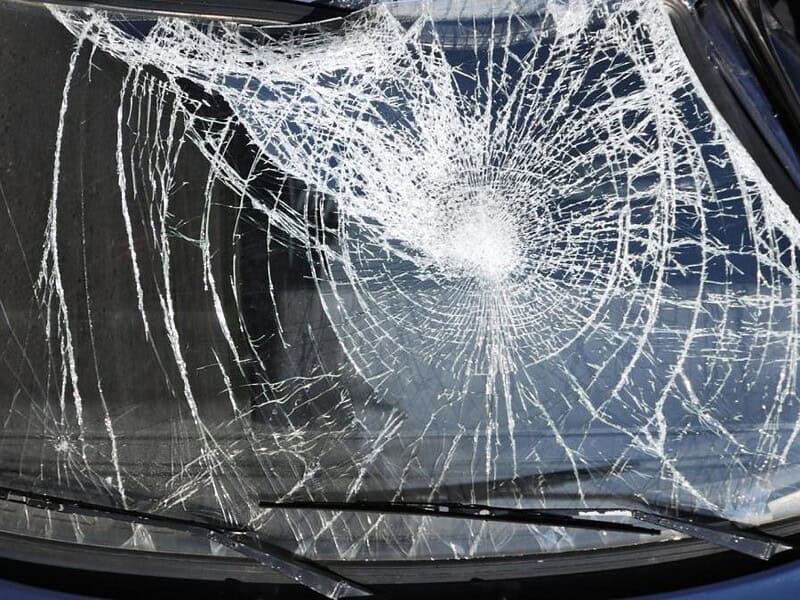 Scandal cu piatră și parbriz spart la Babadag: Memet Vava a aruncat în autospeciala pompierilor și a fost sancționat definitiv