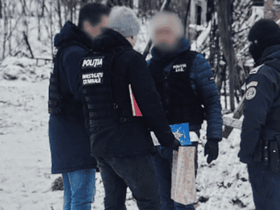 Escroci care acționau din spatele gratiilor, anchetați pentru metoda „Accidentul”. Prejudiciul depășește 100.000 de lei / foto