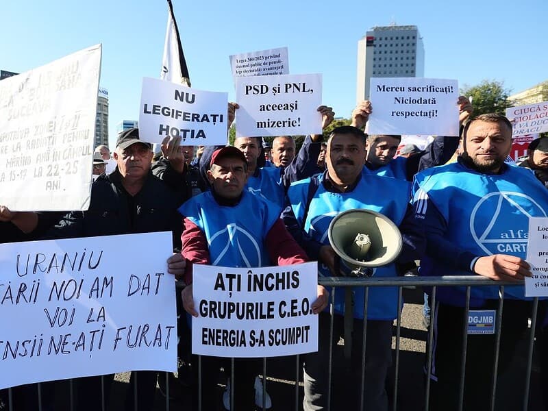 Protest al angajaților din sectorul energetic împotriva lipsei soluțiilor pentru locuri de muncă