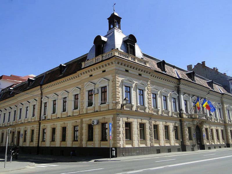 Reducerea posturilor din administrația publică și înființarea fondului de regenerare locală