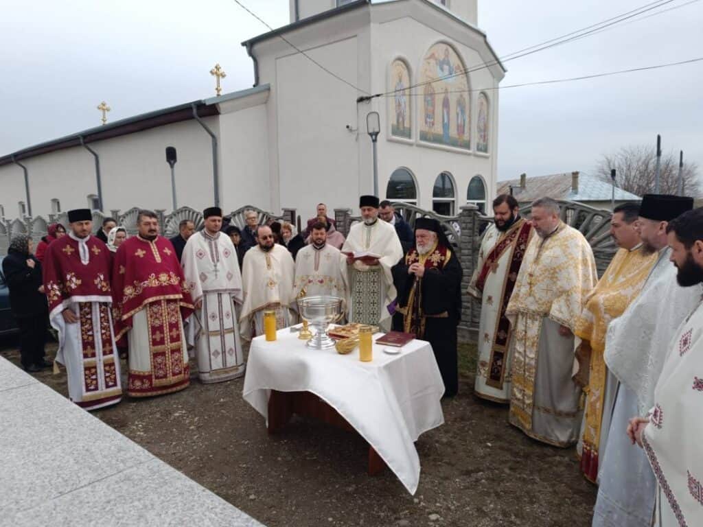 sfintirea clopotelor parohiei ceamurlia de sus din judetul tulcea 354433