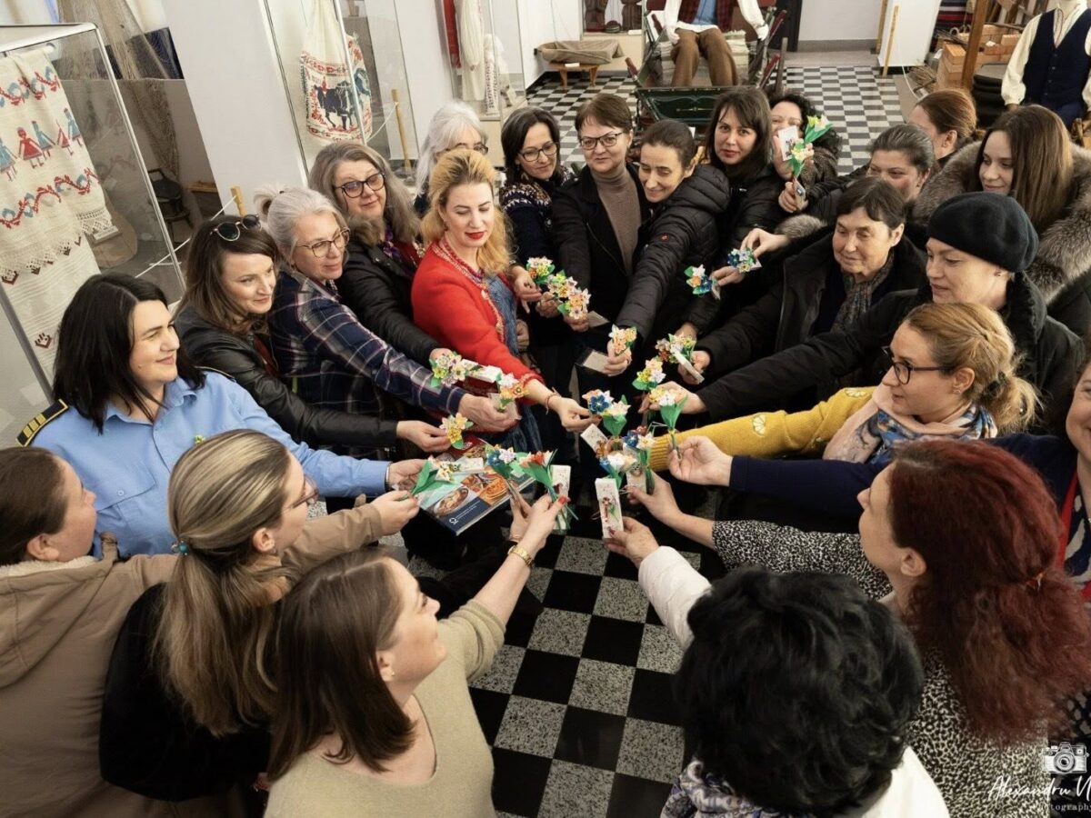 Expoziții dedicate Mărțișorului organizate de Penitenciarul Tulcea în comunitate / foto