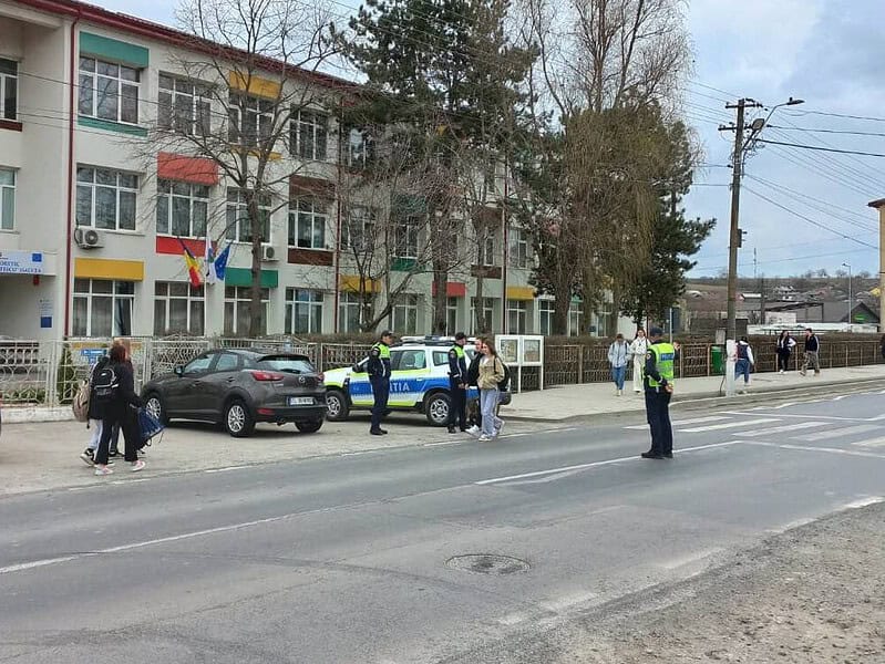 actiune politie isaccea liceu