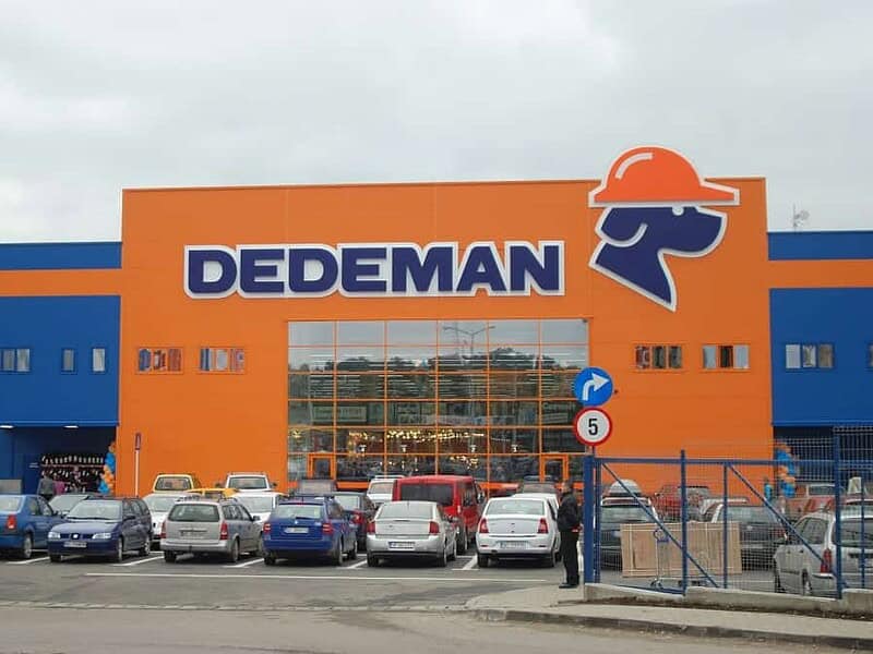 Consiliul Concurenței analizează tranzacția fraților Pavăl pentru preluarea Carrefour România