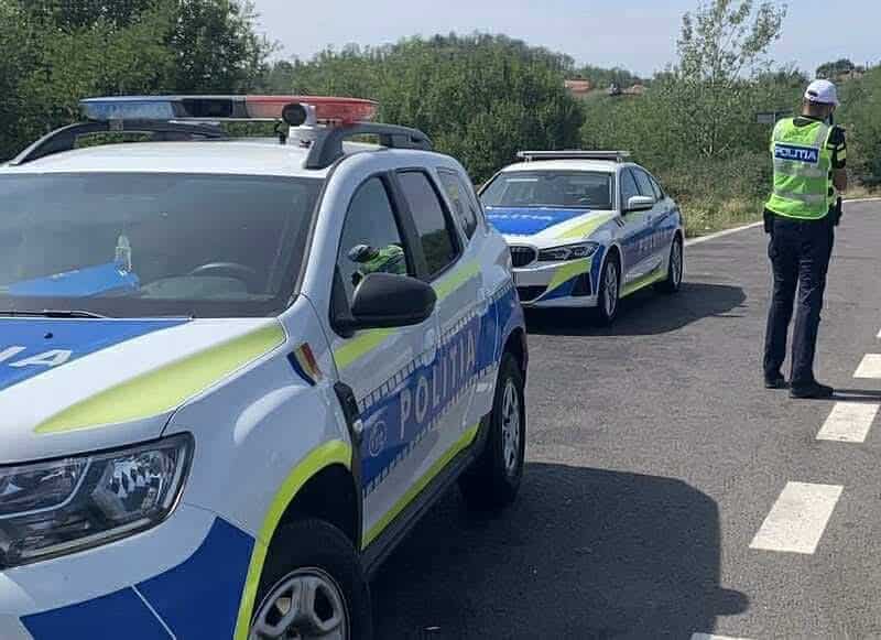 Mașinile de poliție vor scana automat vehiculele fără ITP sau asigurare din mers
