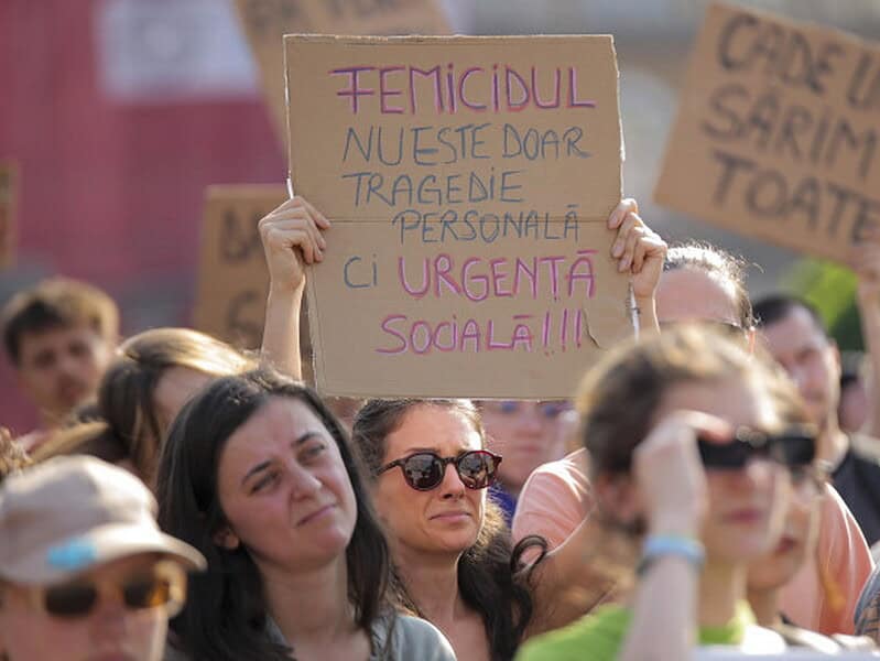 Parlamentul adoptă lege istorică pentru definirea femicidului și protecția victimelor violenței