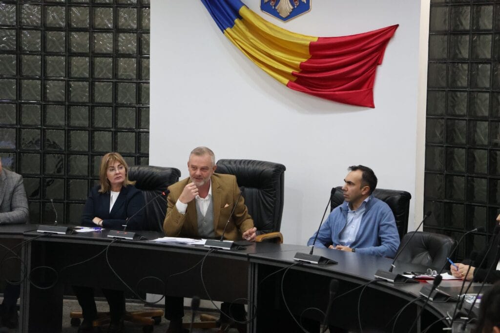 Suicidul în rândul tinerilor: discuția incomodă provocată la Tulcea de prefectul Dan Munteanu