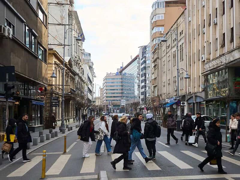 Șase din zece români consideră că traiul lor s-a deteriorat în ultimul an