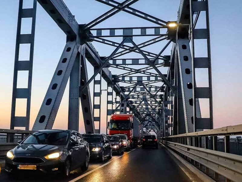 Trafic oprit pe Podul Prieteniei Giurgiu–Ruse joi timp de cinci ore pentru lucrări de asfaltare