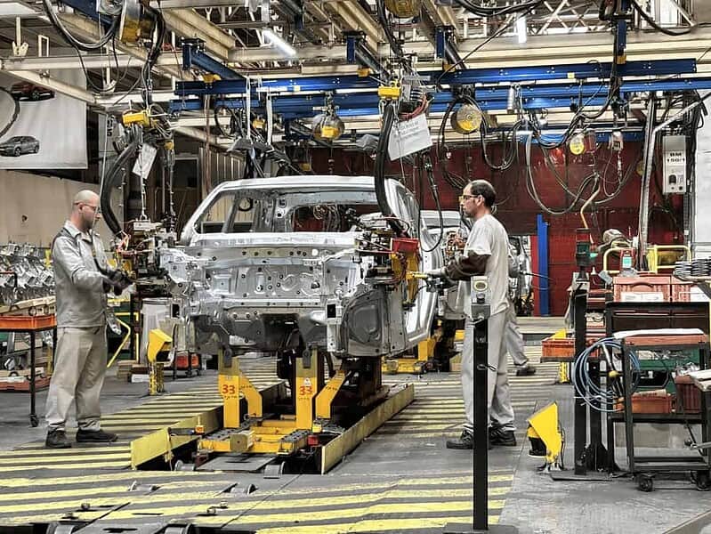 Uzina Dacia de la Mioveni anunță scăderi dramatice ale producției și tăieri de personal în 2026