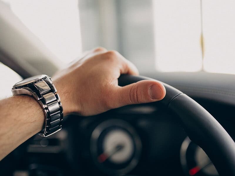 Șofer de 22 de ani prins drogat la volan în Măcin. Analizele de laborator au confirmat testul