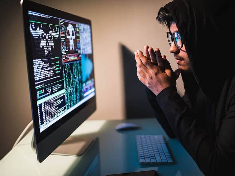 Atenție utilizatori Windows un site fals fure datele prin actualizări false de sistem