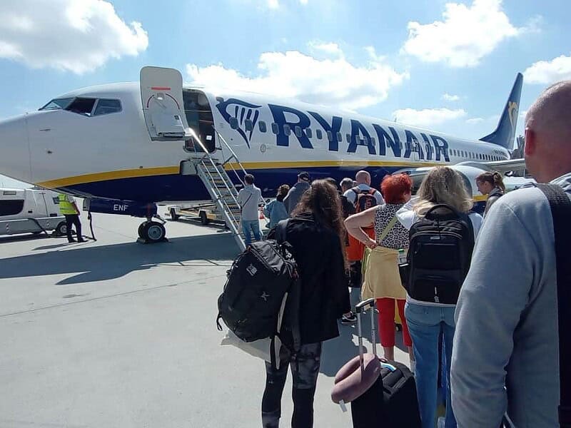 Avion gol decoltează de la Vatry iar pasagerii rămân fără despăgubiri în fața confuziei