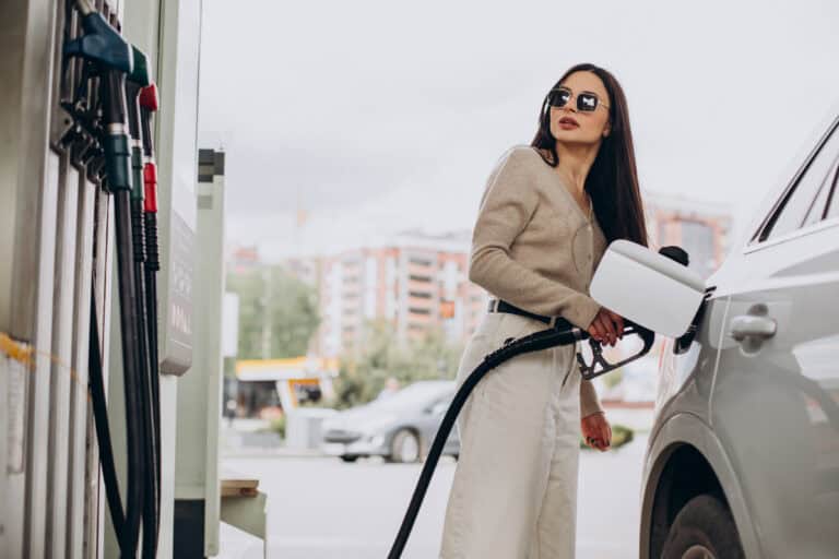 Carburanții o iau din nou în sus: motorina s-a scumpit cel mai mult în ultimele 3 zile