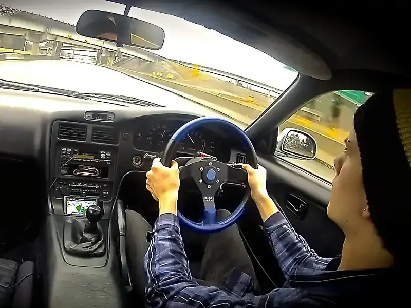 Controale în trafic: sute de mașini cu volan pe dreapta verificate, zeci de sancțiuni