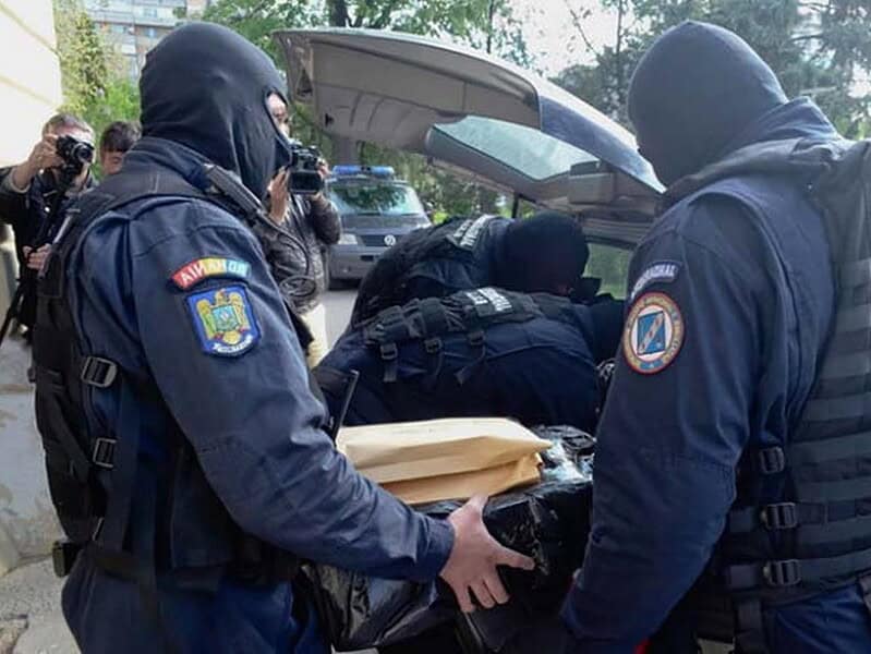 DNA descinde la Autoritatea Rutieră Română într-o anchetă de corupție privind fraudarea examenelor
