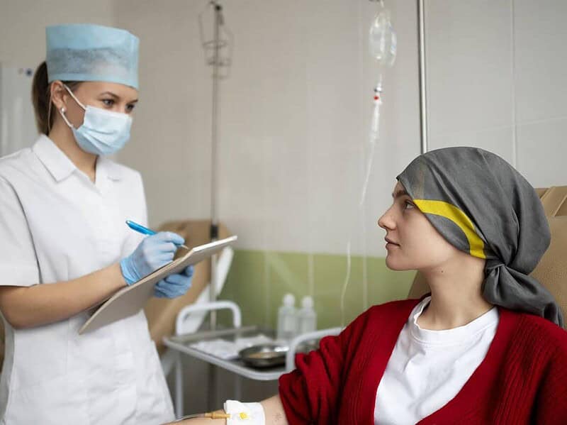 Doula a morții: o profesie emergentă în sprijinul celor aflați în faze terminale în România