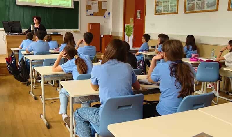 Elevii primesc note la purtare pentru fiecare modul în anul școlar 2025-2026