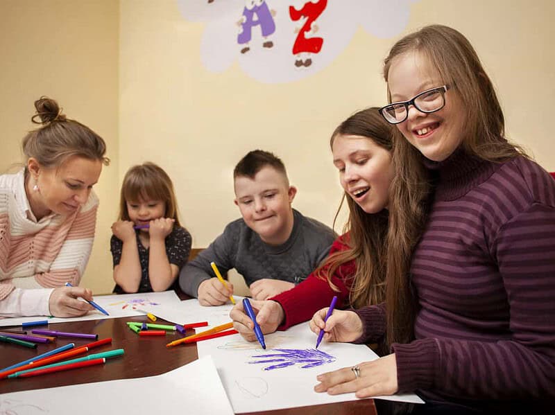 Guvernul crește sprijinul financiar pentru copiii cu dizabilități începând din 2026
