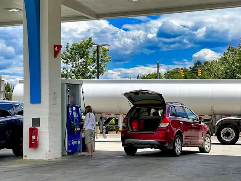 Guvernul pregătește măsuri pentru reducerea prețurilor la carburanți până la finalul săptămânii