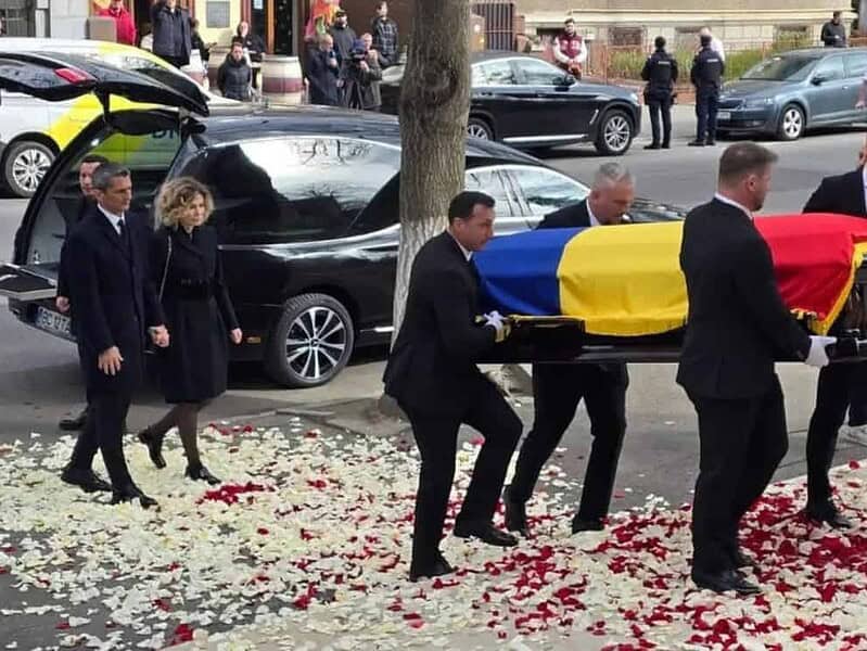 Omagiu emoționant la funeraliile lui Mircea Lucescu cu participarea a mii de suporteri și oficiali