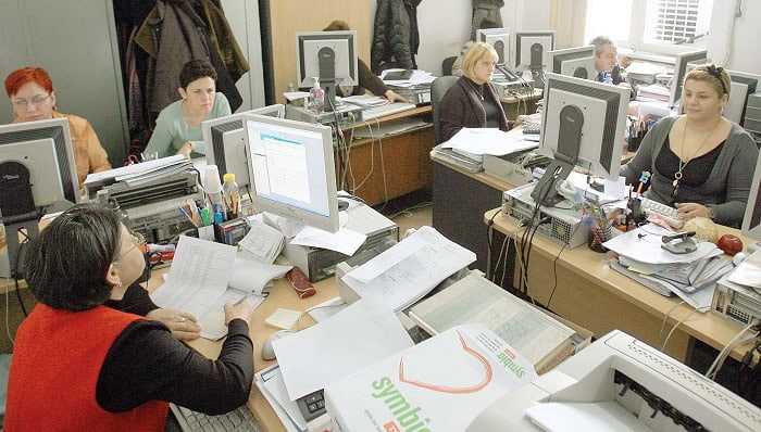 Reforma salarizării: bugetarii nu pierd bani, dar dispar „artificiile” din sistem