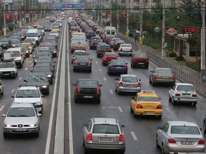România se confruntă cu o creștere îngrijorătoare a mașinilor vechi pe drumuri