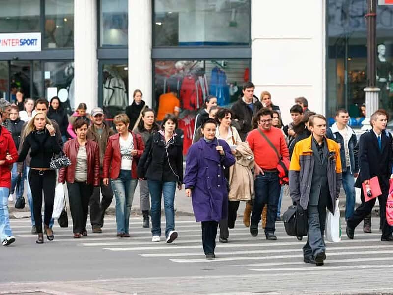 Românii se așteaptă la vremuri mai rele: 7 din 10 cred că vor trăi mai prost
