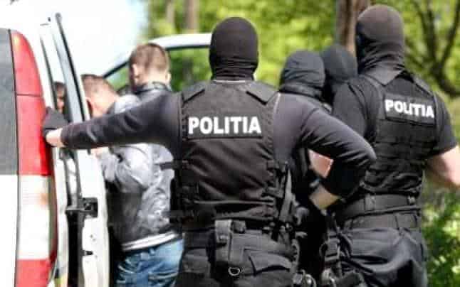 tineri droguri politie