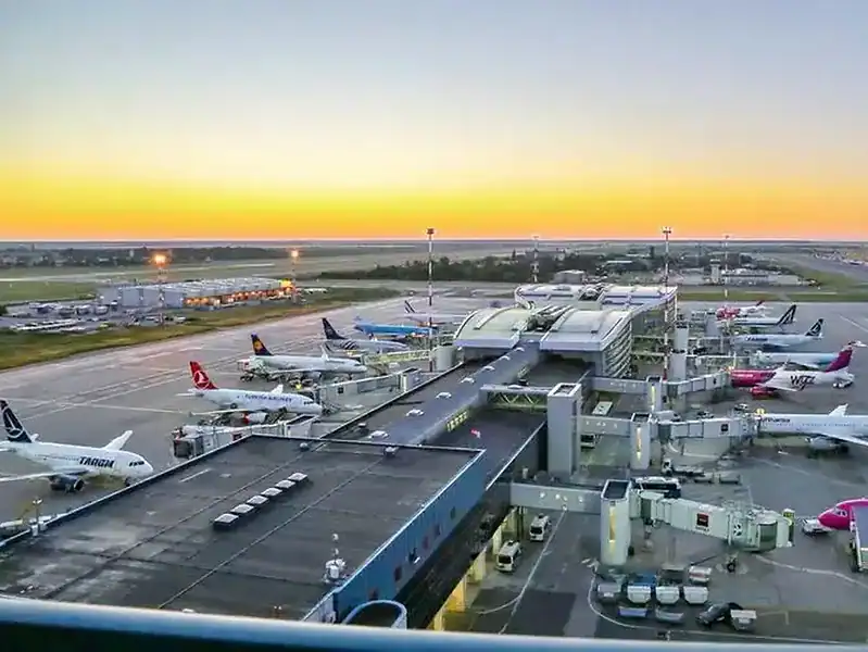 UE vrea să reducă dependența de kerosenul din Orientul Mijlociu și analizează importurile din SUA