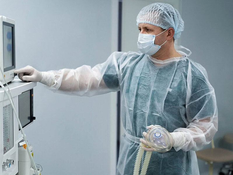 Amenzi uriașe după o investigație pe piața aparaturii medicale: spitalele din România ar fi fost afectate direct