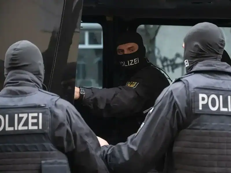 Luare de ostatici la o bancă din Germania: forțele speciale au încercuit centrul orașului
