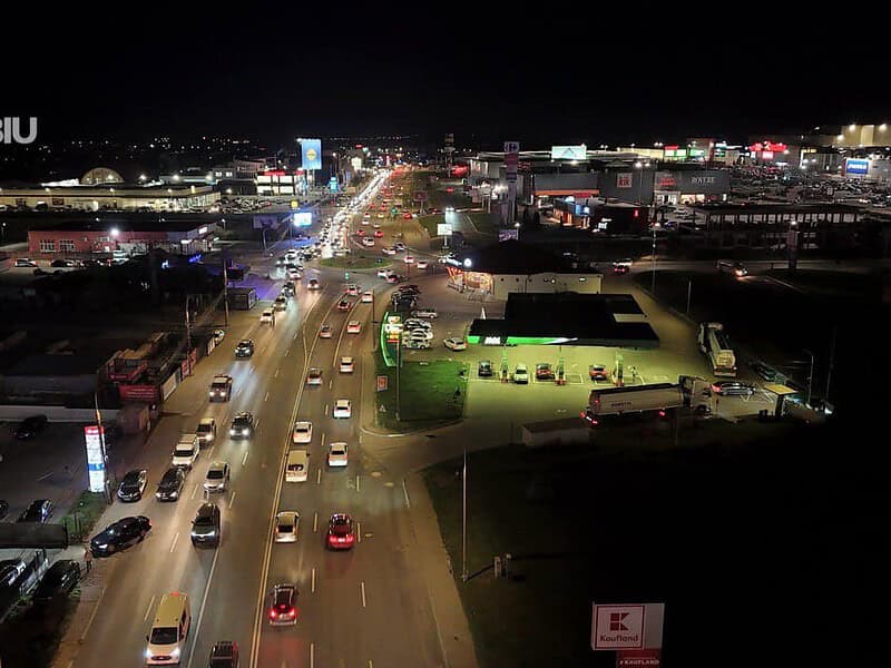 Lucrări în forță pe „autostrada urșilor”: șantier simultan la tuneluri, viaducte și terasamente / video