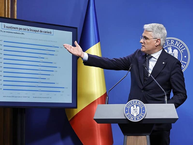 PROIECT: Noua lege a salarizării pentru bugetari propune grilă cu 12 grade și plafon de sporuri