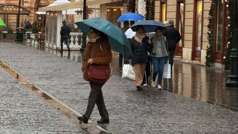 Vreme instabilă la final de săptămână: grindină, descărcări electrice și vânt puternic în mai multe zone