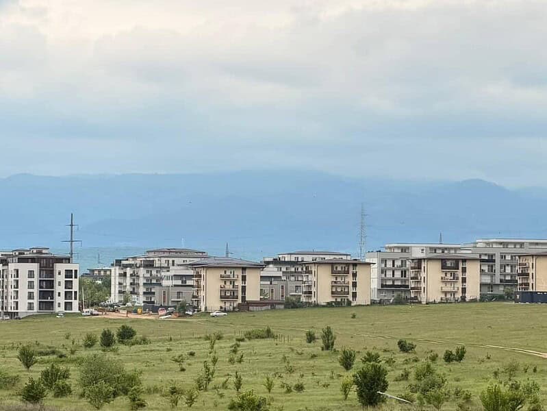 Vreme severă până sâmbătă: ploi torențiale, grindină și vânt puternic în mai multe regiuni