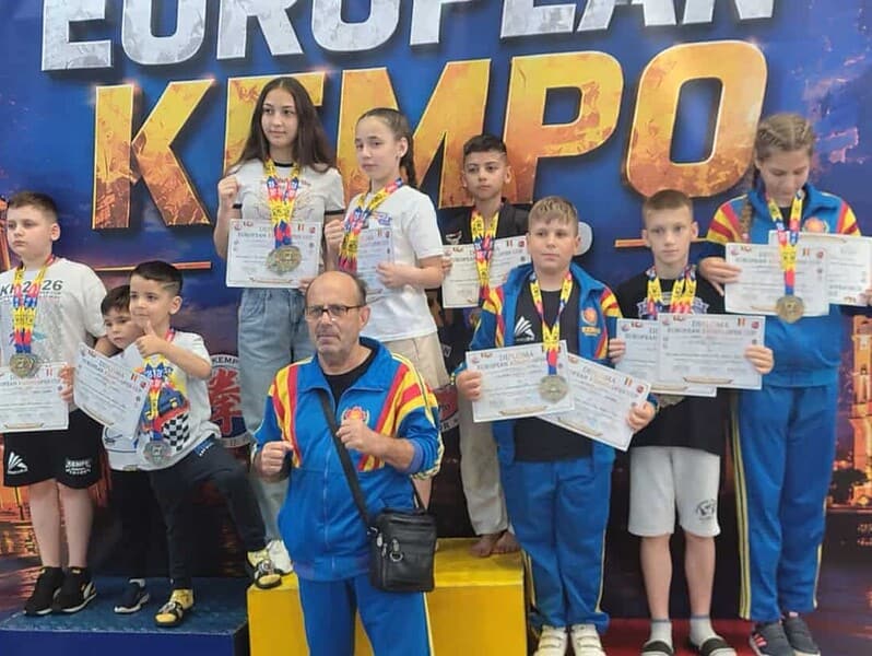Medalii de aur pentru campionii din Baia. Au concurat cu sportivi din cinci țări la European Kempo Cup, la Oradea / foto