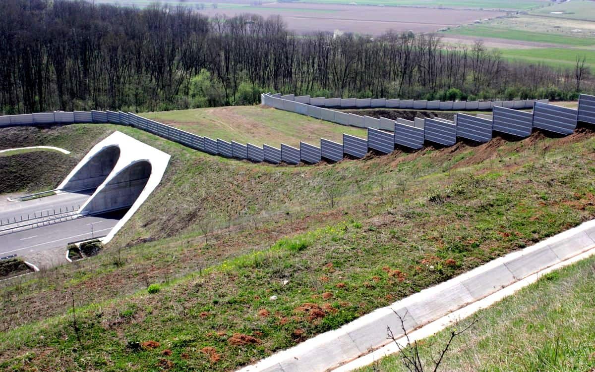 Autostrada Lugoj–Deva rămâne incompletă, tunelurile pentru urși nu vor fi gata în 2026