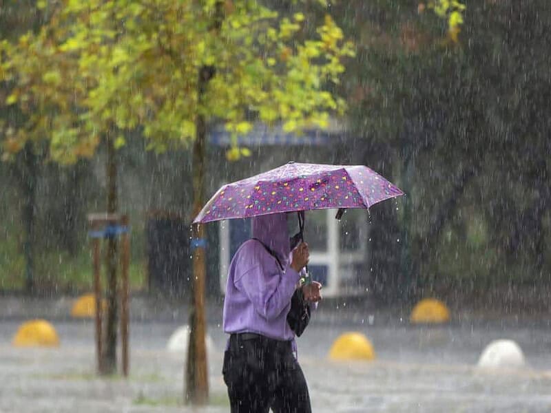 Cod galben de furtuni în România: meteorologii anunță vijelii, grindină și ploi torențiale