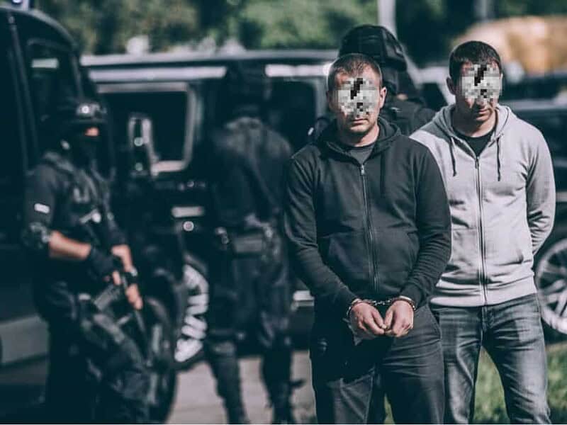 Doi români, arestați în Londra după o fraudă de 153 de milioane de lire: schema era promovată pe TikTok