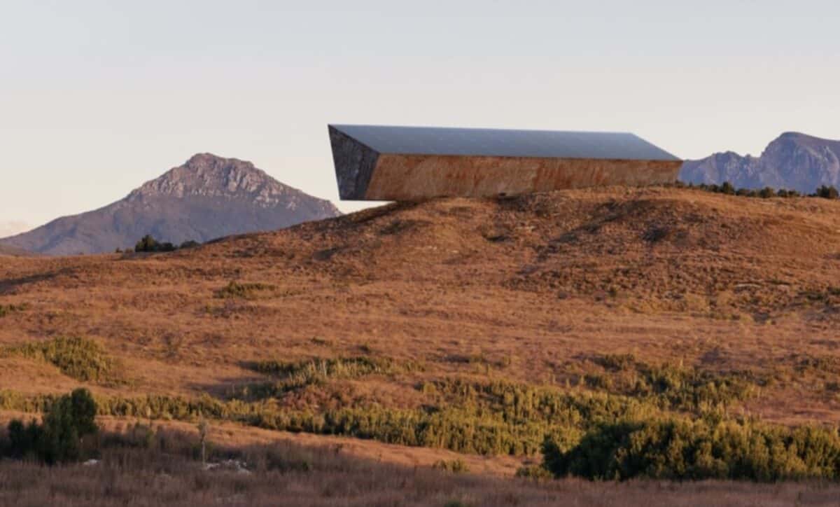 După cinci ani de întârzieri începe construcția Cutiei Negre a Pământului în Tasmania
