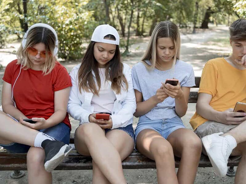 Guvernul britanic interzice rețelele sociale pentru minori sub 16 ani