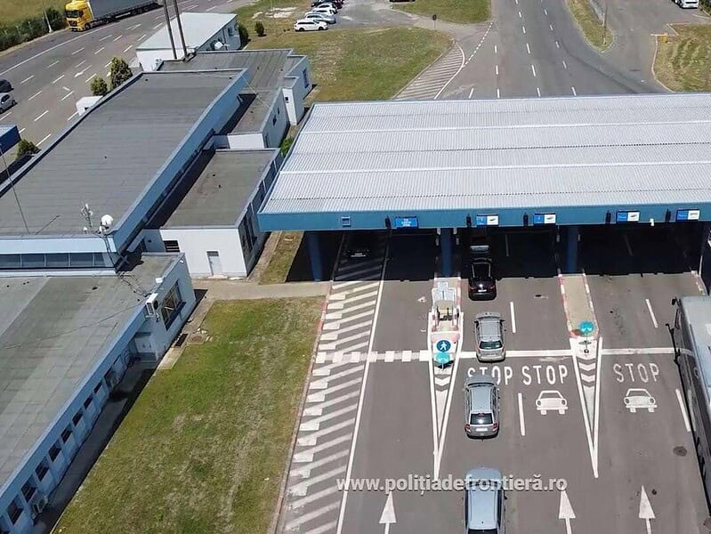 Șofer italian amendat cu 13.200 de euro la granița pentru 65.000 de euro nedeclarați
