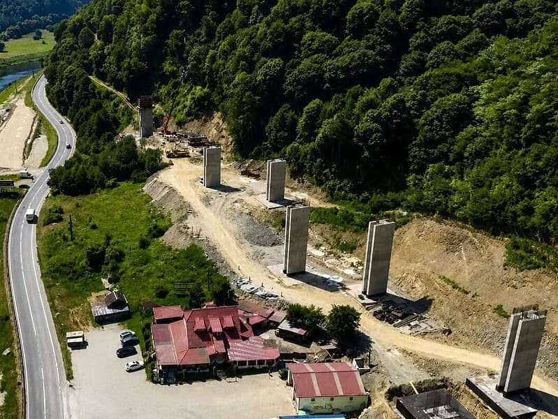 Lucrările avansează la tuneluri și viaducte pe secțiunea montană a Autostrăzii Sibiu–Pitești