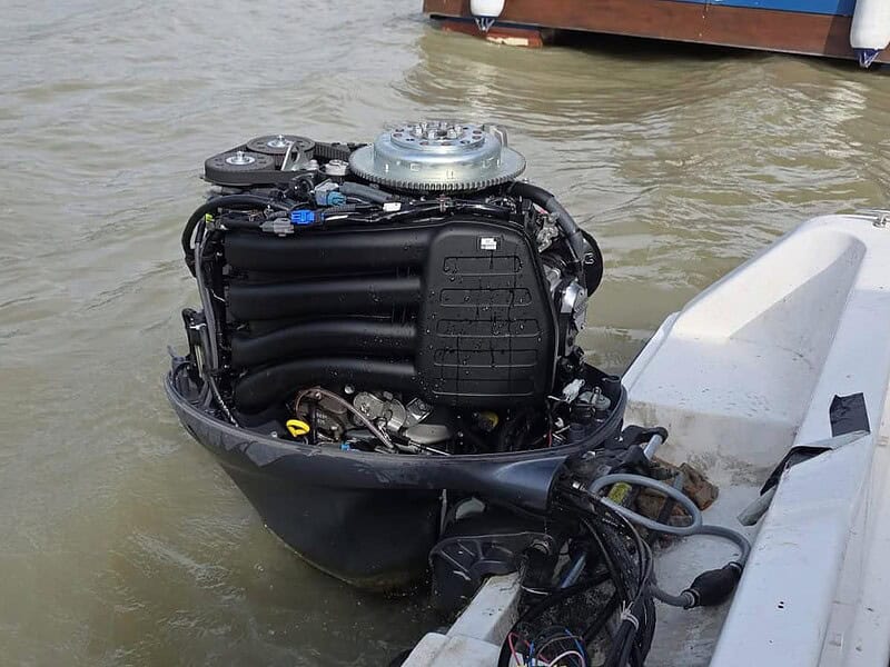 Captură surpriză la Tulcea! Două motoare de ambarcațiune căutate de autoritățile din Suedia, descoperite de polițiștii de frontieră